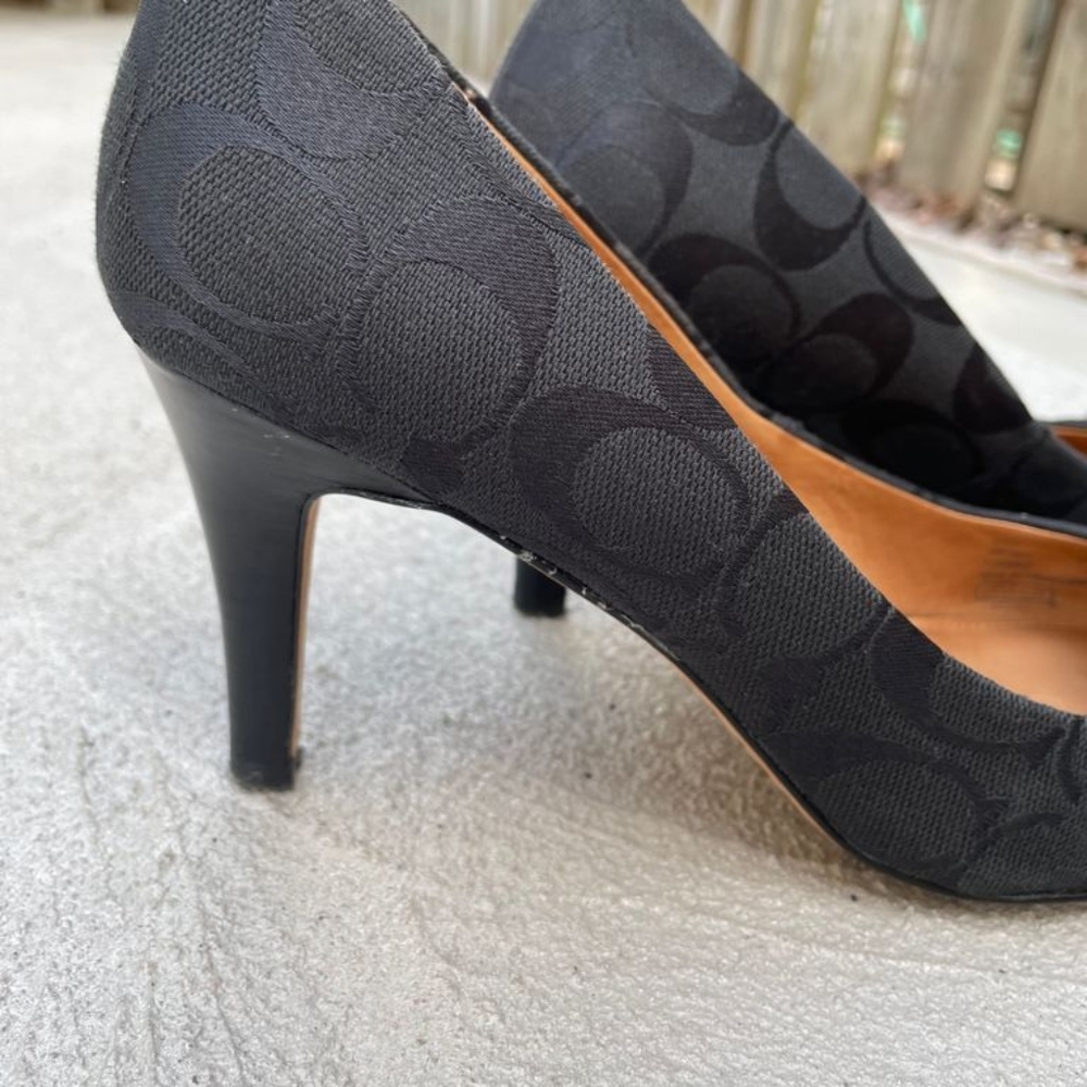 Coach CC Signature Pumps - Picture 4 of 5